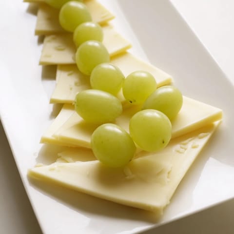 Tannenbaum Cheese Board Border