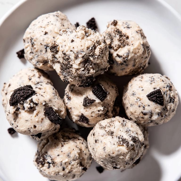 No-bake Cream Cheese Oreo Protein Balls: a delicious, chilled, and protein-packed dessert recipe.